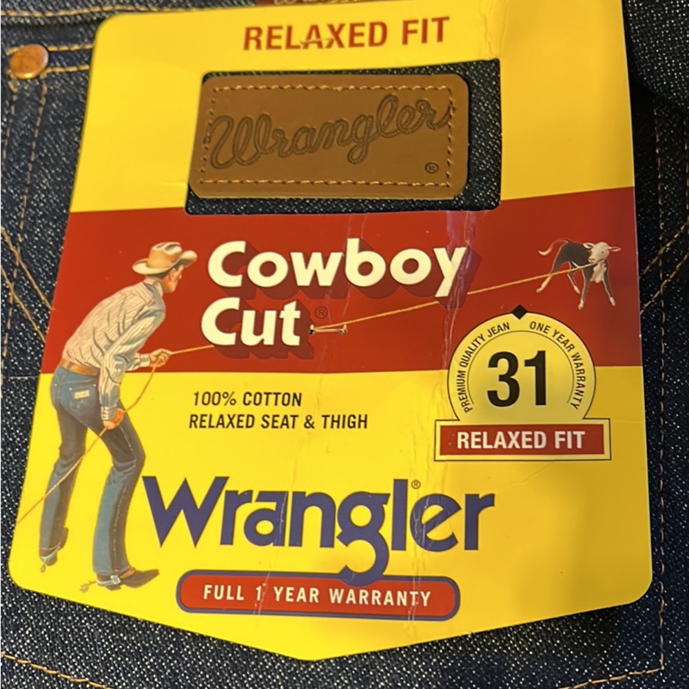 Cowboy cut Wrangler blue Jeans relaxed fit!